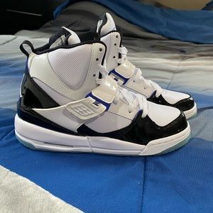 Jordan Flights. Kids size 6